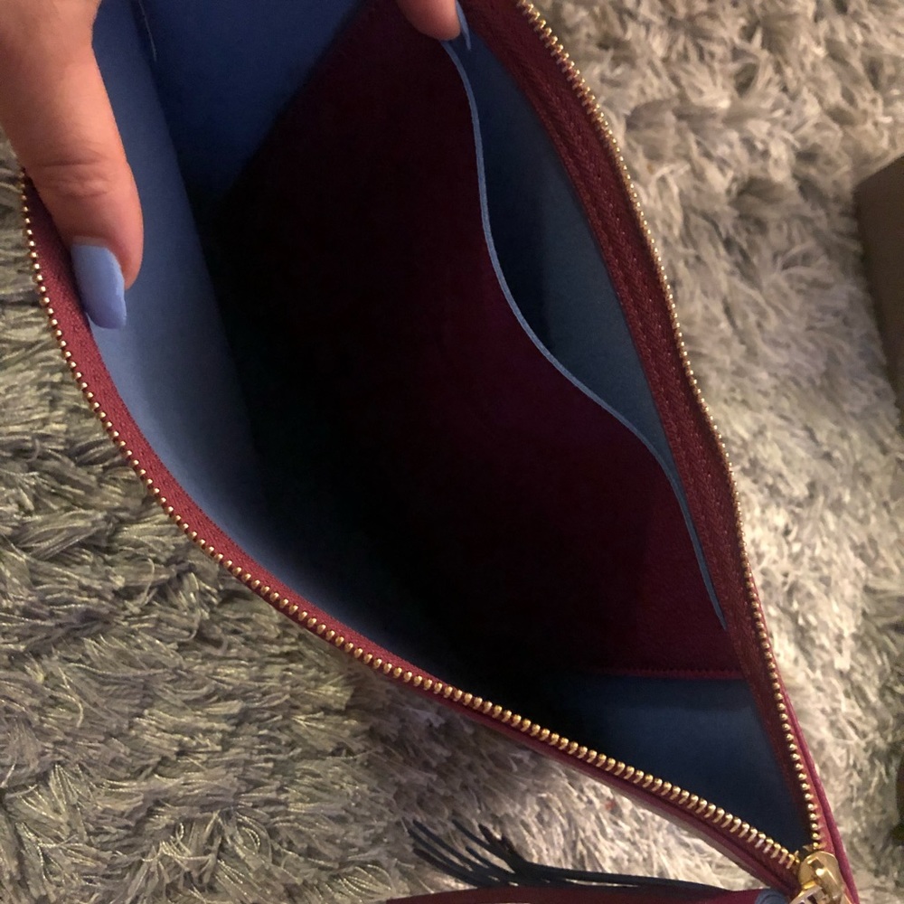 Large Clutch - Picture 2 of 2